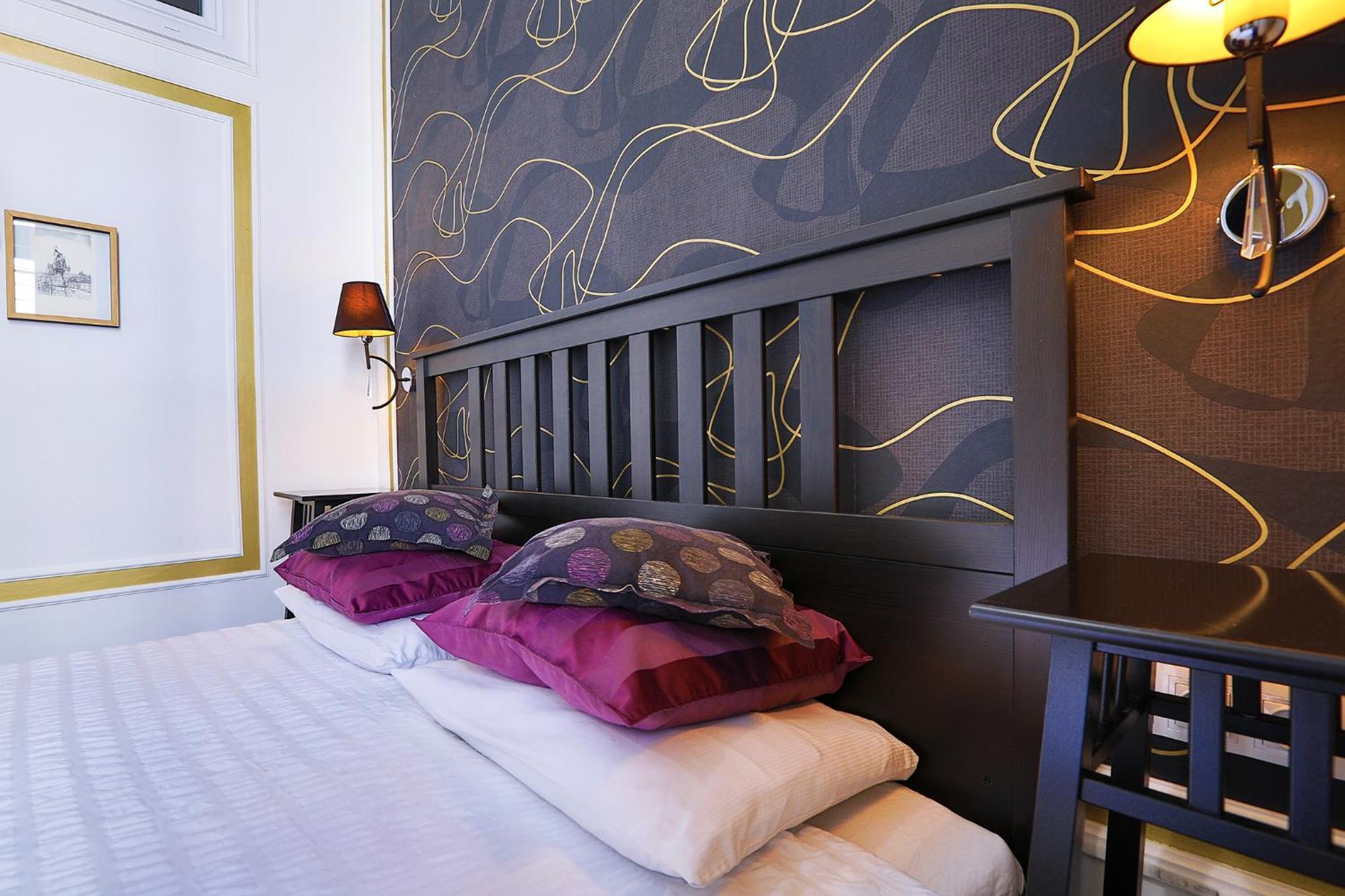 Two-Bedroom Haven In The Old Town Прага Екстериор снимка