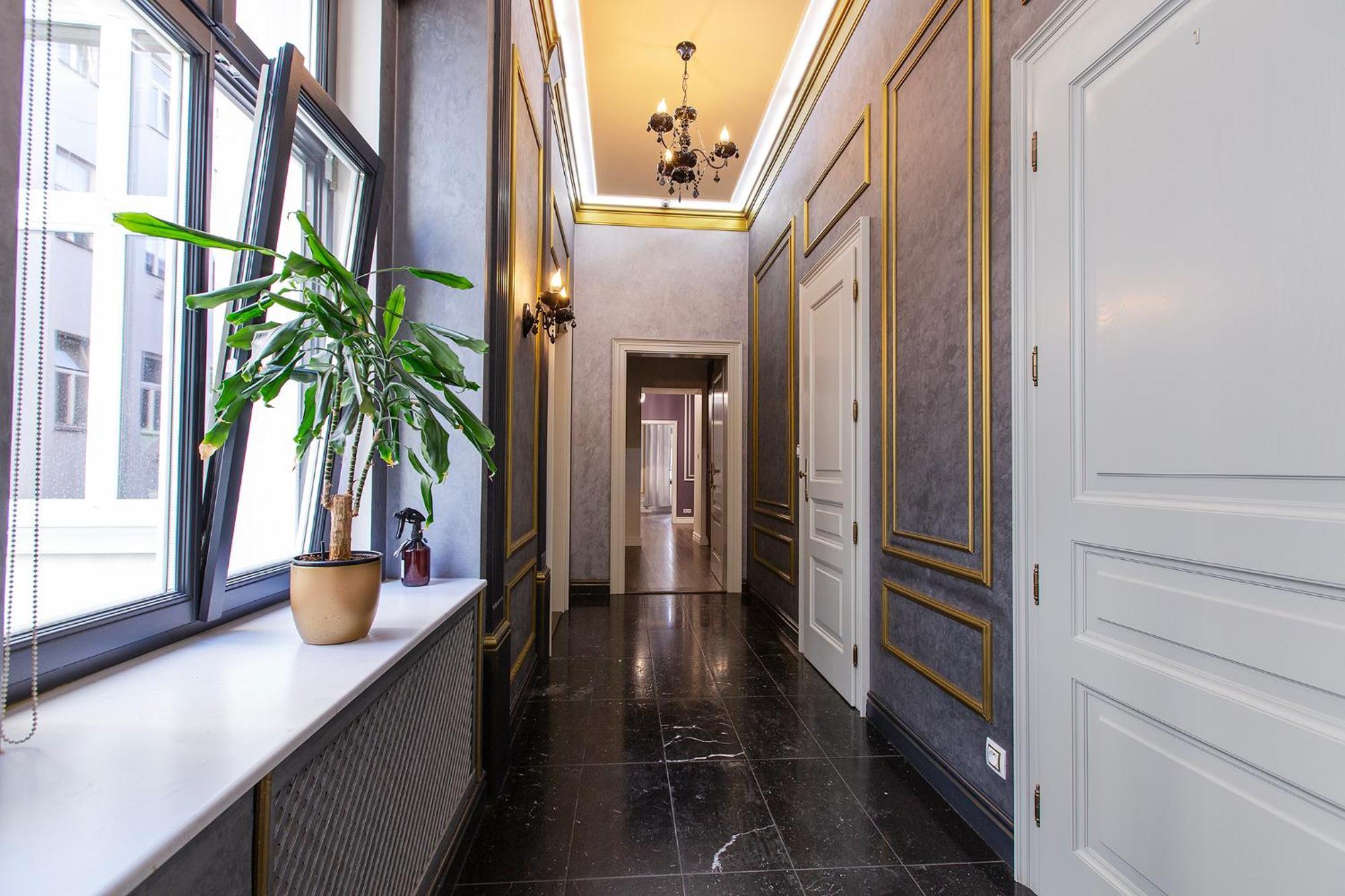 Two-Bedroom Haven In The Old Town Прага Екстериор снимка