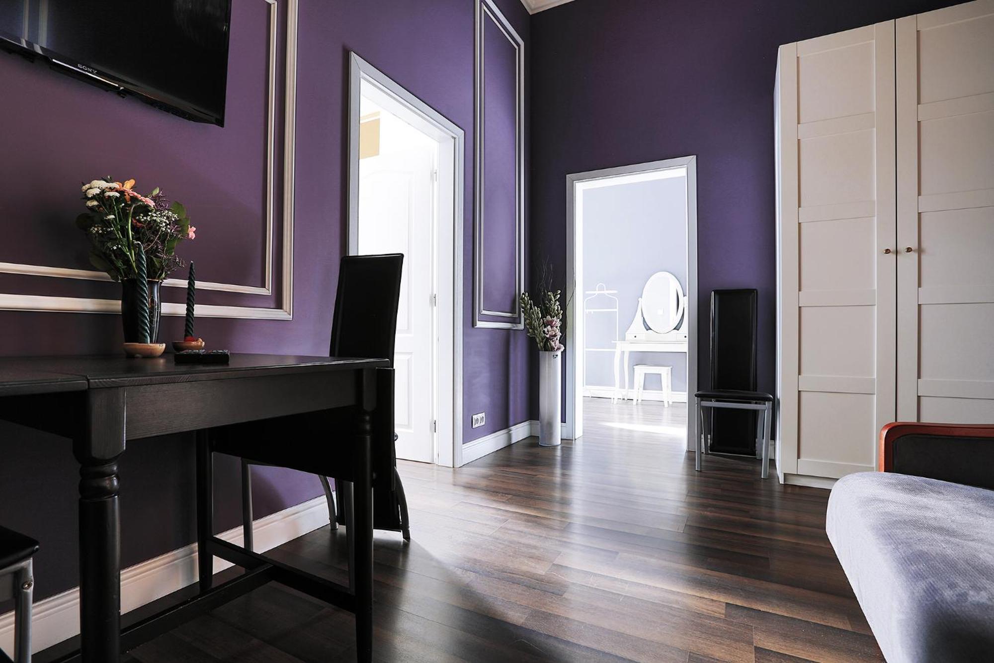 Two-Bedroom Haven In The Old Town Прага Екстериор снимка