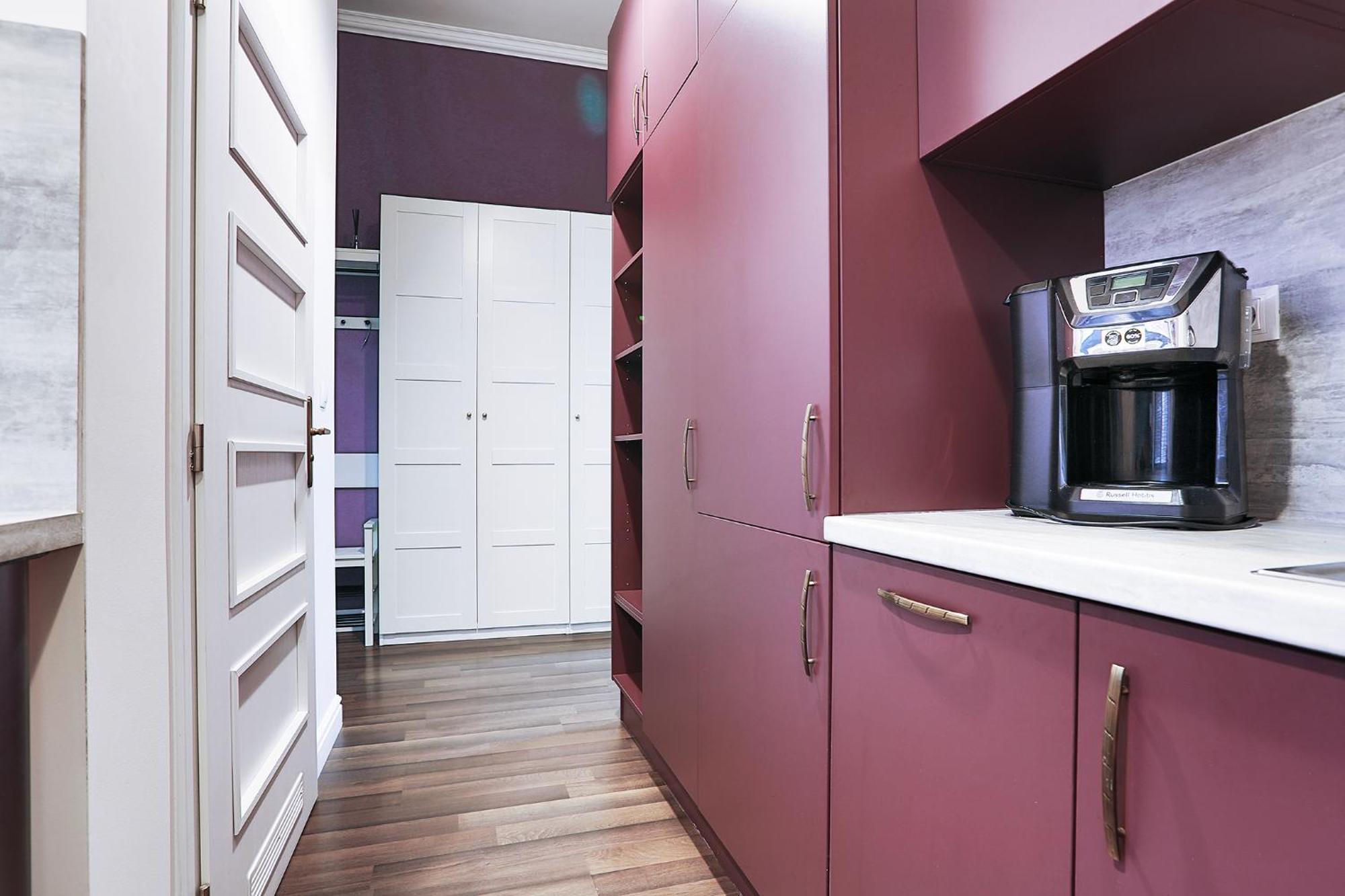 Two-Bedroom Haven In The Old Town Прага Екстериор снимка